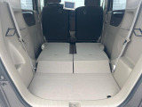 積み下ろしのしやすいデッキにはたっぷりと荷物を積み込んでいただけます。遊びから仕事まで、様々なシーンで頼れます♪