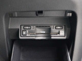 広がる運転支援サービスETC2.0搭載。全国の高速道路に設置されたITSスポットと双方向通信を図り、広域な道路交通情報や安全運転をサポートする情報を得て、音声やナビ画面上にタイムリーにお知らせします。