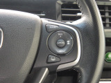 Hondaセンシングの機能のひとつ、アダプティブクルーズコントロール付!アクセルから足を離しても設定したスピードと前車との車間を保ち走行してくれます!車線維持もアシスト☆高速道路で疲労軽減ですね☆