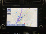 【8インチディスプレイオーディオ】各種オーディオ機能とスマホ連携機能を搭載。ナビキットを装着しているので、車載ナビとしても使用可能です。機能の詳細につきましては、展示店舗までお尋ねください。