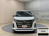お車購入のポイントとなるフロントマスクです。上質で迫力あるデザインですね☆☆