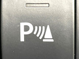 【クリアランスソナー】バンパーに付いたセンサーが障害物を検知!一定の距離に近づくとアラートで教えてくれます♪狭い駐車スペースや車庫入れ時も安心ですね☆