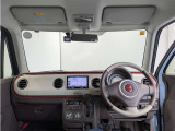 見通しのよいすっきりとした視界で、誰でも運転しやすいです。運転のしやすさは疲れにくさにも繋がりますよ♪