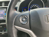 ステアリングスイッチ搭載!ハンドルひとつで手を離さなくても運転中視線をそらさなくても操作が出来て便利です