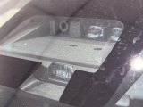 【スズキ セーフティサポート】走行中に前方の車両等を認識し、衝突しそうな時は警報とブレーキで衝突回避と被害軽減をアシスト。より安全にドライブをお楽しみいただけます。