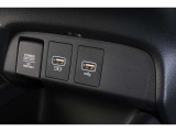 スマートフォンなどの音楽再生が可能なUSB接続ジャック装備車両です♪♪♪