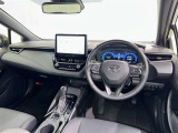 運転席まわりです。 各操作スイッチは使いやすい位置に配置されてます。