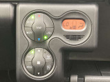 オートエアコンは温度を設定するだけで、自動で風量などを設定してくれます。運転しながら操作も必要ないので、安全性も向上します。