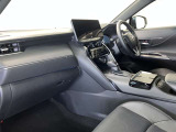 すっきりとしたデザインの内装は、さすがトヨタ車の上品さを感じます。
