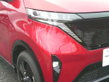 ハロゲンヘッドランプの約2倍の光量でより明るく照らし、消費電力が少なく済む、LEDヘッドランプとフォグランプ!夜間走行時の視認性を高め、とても安心です♪