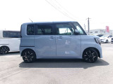 両側オートスライドドアですので、狭い駐車場での、乗り降りも、しやすく便利です。