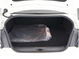 開口部の広いラゲージスペースは、ゴルフバックなどの荷物もラクラク積み込めます。