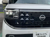 個性的なヘッドライトです。