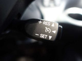 クルーズコントロールを搭載しております☆設定した速度を自動で維持する機能で、運転の疲労を軽減し、快適なドライブをサポートしてくれます♪