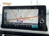 Honda CONNECTディスプレーを装備しております。Honda CONNECT対応で便利が広がったナビディスプレー。機能は増えても快適な操作性はそのままです。