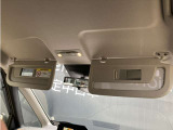 バニティーミラーも付いてます☆お出かけの際にエチケットチェックに嬉しい装備です☆