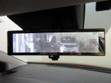 スマートルームミラー付きで後部座席に乗車してても後方がしっかり見れます