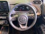 インテリアに合わせたデザインのステアリングは、運転される方のことも考え、運転しやすい形状、大きさです。是非一度、実際に触ってお確かめください。