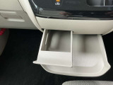 グローブボックスも収納しやすさ◎