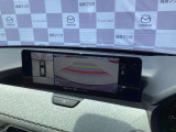 【360&deg;ビューモニター】  とても分かりやすい、クルマの上から見下ろしたような映像で、駐車サポートをしてくれます。