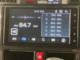 ディスプレイオーディオです。ナビゲーションは付いてございません。携帯電話を接続し地図を画面に表示する事が可能となります(対応機種に津、今してはスタッフまでお問合せ下さい)