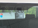 【ドライブレコーダー】ドライブレコーダー装備!走行中はもちろん、あおり運転や事故に遭遇した際、映像で記録し、万一のリスクに備えます。※記録用SDカードはお客様ご自身でご準備いただく必要があります。