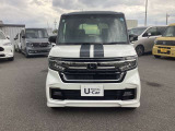新しく入庫いたしました!当社自慢のお車です。横にこの車のセールスポイントを、写真と説明でアピールしてあります!まずはご覧になってください。いろんなところをチェックできますよ。