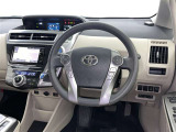 運転席まわりです。 各操作スイッチは使いやすい位置に配置されてます。