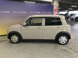エンジンルーム、室内、クリーニング済みです。厳選したお車を屋内展示場にて展示中☆車両品質には自信がございます!ぜひ一度ご来店ください!!