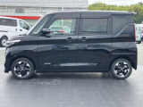 左側オートスライドドア付きです。リモコンや車内からでも開閉操作は可能です。