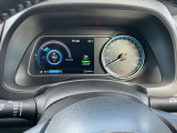 メーター内で様々な車の設定やデータの確認もできちゃいます!