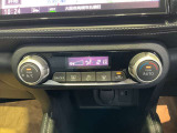オートエアコン付きなので、温度を設定するだけで車内を快適にしてくれます!