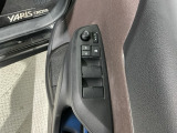 狭い駐車場で便利な電動格納ドアミラーが付いています。