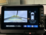 リバースギアに入れるだけで後方の表示へ切り替わります。夜間や雨の日の駐車も楽になりますよ。