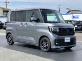 エマージェンシーブレーキ(衝突被害軽減ブレーキ)、フロントカメラが車両や歩行者を検知し警告音と共に衝突回避、軽減をアシストしてくれます。