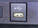 USB端子を装備しております。