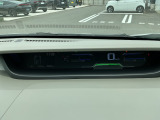 デジタル表示で見やすいメーターパネルです