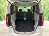 普段のお買い物や通勤、送迎等に十分な荷室スペースを確保しております。セカンドシートを倒すと、大きな荷物の積載も可能です♪