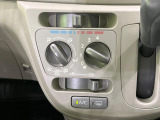寒い冬も暑い夏も全席に快適な空調を届けてくれる、ダイヤル式エアコンを装備♪