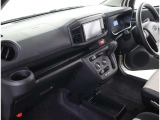 見通しのよいすっきりとした視界で、誰でも運転しやすいです。運転のしやすさは疲れにくさにも繋がりますよ♪