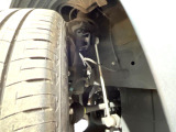 お車を安心してお乗りいただく為には、足回りの定期点検が欠かせません。サービスサポート(有償保証)では無料点検もご提供しており、安心のカーライフをお過ごしいただけるサポート体制が整っています。