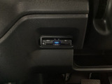 【ETC車載器】高速道路の料金所を、止まらずスムーズに通過。小銭を用意する手間も、窓を開けるわずらわしさもありません。遠出をグッと身近にしてくれる快適ドライブの必須アイテムです。