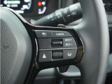 ◆アダプティブクルーズコントロール◆予め設定した車速内でクルマが自動的に加減速。前走車との適切な車間距離を維持しながら追従走行します。【LKAS】車線維持支援システムでステアリング操作を支援。