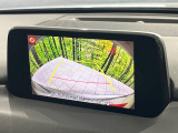 【バックカメラ】駐車時に後方がリアルタイム映像で確認できます。大型商業施設や立体駐車場での駐車時や、夜間のバック時に大活躍!運転スキルに関わらず、今や必須となった装備のひとつです!