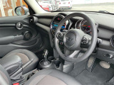 ◆LIBERALAは、輸入車選びの新たなスタイルを提案するインポート・セレクト・ブランドです。オーナー様となる方がクルマから直接感じる感性を第一にした、最良の一台との出会いをコーディネートいたします。