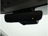 自動防眩インナーミラー(ドライブレコーダー付)?後続車のライトの眩しさを緩和するインナーミラーに、録画機能を搭載。