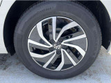 15インチ純正アルミホイール 185/65R15タイヤを装着