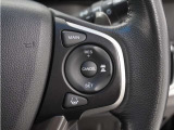 ◆アダプティブクルーズコントロール◆予め設定した車速内でクルマが自動的に加減速。前走車との適切な車間距離を維持しながら追従走行します。【LKAS】車線維持支援システムでステアリング操作を支援。