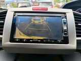 駐車時、後方の映像がモニターで確認できます。狭い場所での駐車もスムーズです。