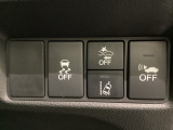 Hondaセンシング用の、VSA(ABS+TCS+横滑り抑制)解除と路外逸脱抑制機能のオンオフスイッチなどはハンドルの右側に装備しています。
